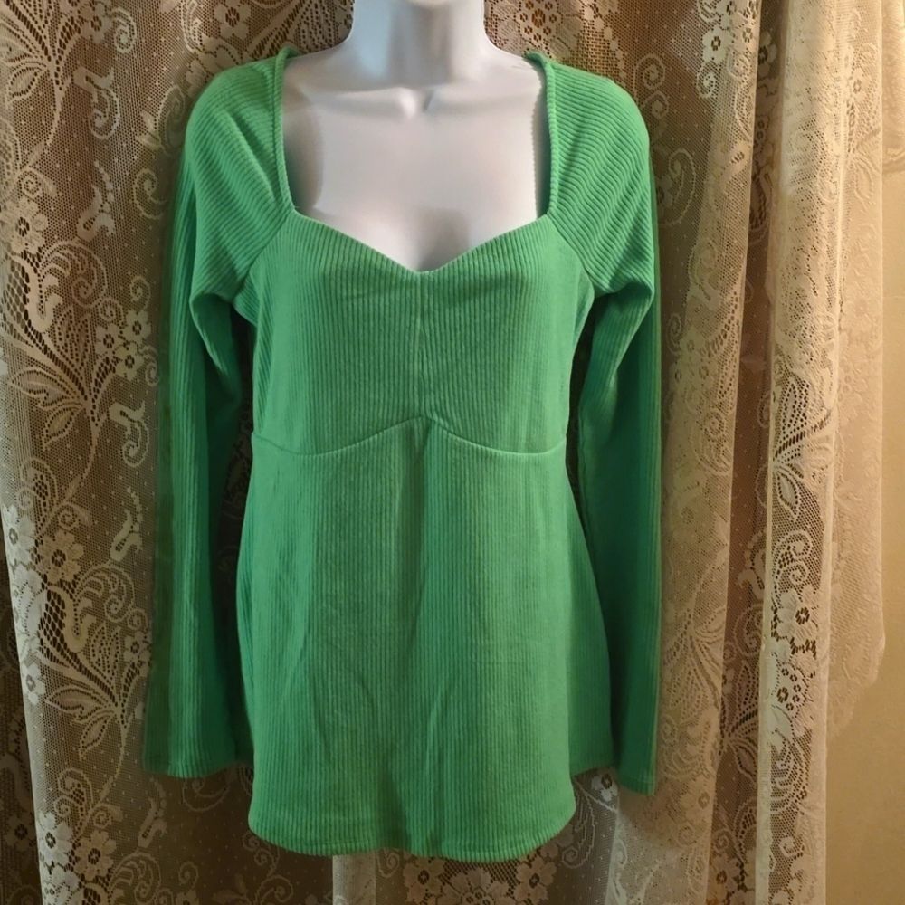 New Ingrid + Isabel Women's Size M Green Empire Waist Long‎ Sleeve Top